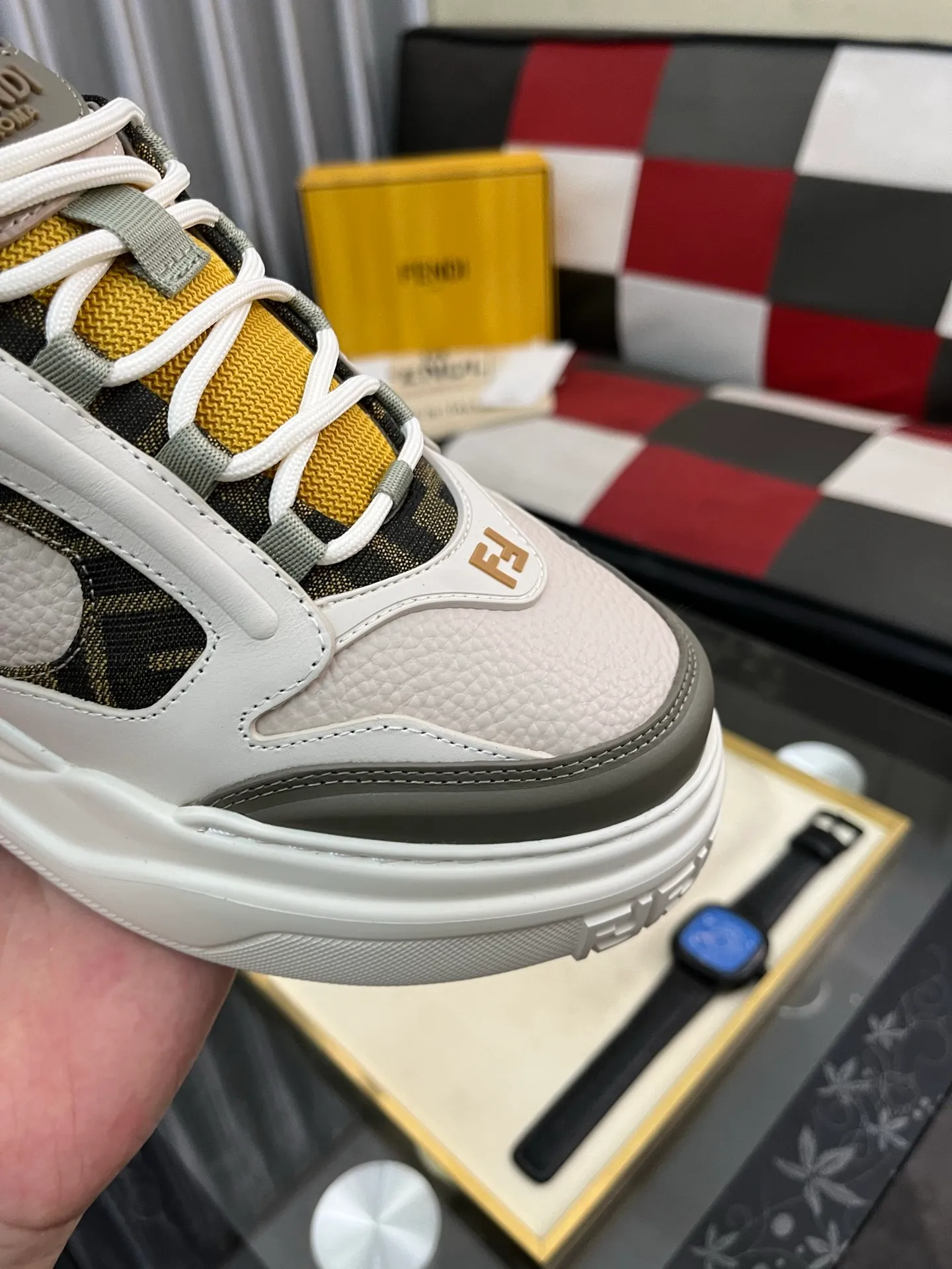 Men's Men's Shoes 💰680⌚️⌚️(Higher version) [Fendi] Fendi's latest casual shoes for men! Available at counters simultaneously! A one-to-one replica of the original. Made entirely of imported top-grain calfskin, the interior is made of top-grain water-dyed cowhide, and the original factory-supplied rubber outsole. Leading new fashion concepts. Matching code: 38-44. 45 can be customized and non-returnable!